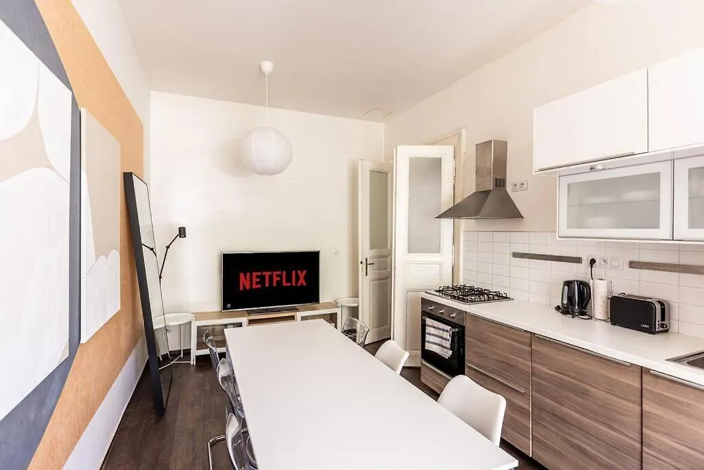 Unique Stylish Apartment - L3 Прага